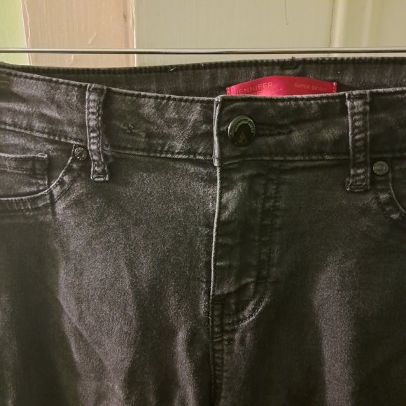 Jennifer Lopez Women's Jeans/Pants - Picture 6 of 16